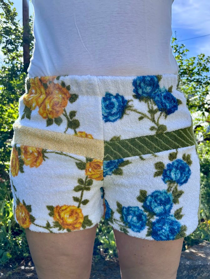 Towel Shorts "Sunlit Garden 83" - L