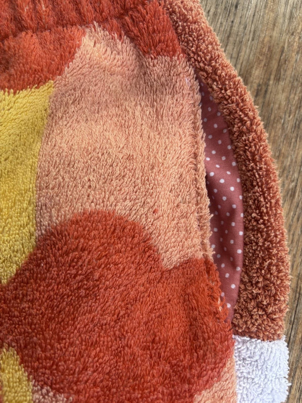 Towel Shorts "Mosaic stripe-wave mix ´84" - L - mit Taschen